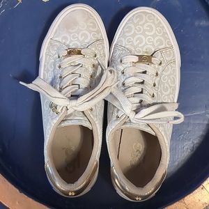Guess Los Angeles Sneakers Size:8 1/2 women's white and tope and gold